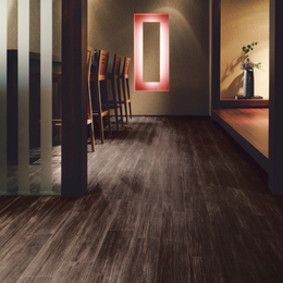 長尺シート和風木目調：抗菌・抗ウイルス機能付き